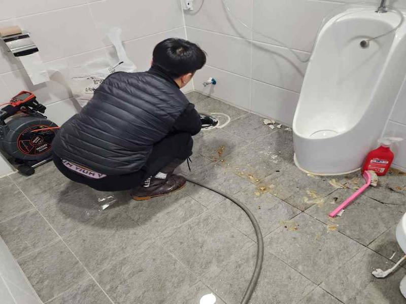 성남 소변기막힘 작업사례 9